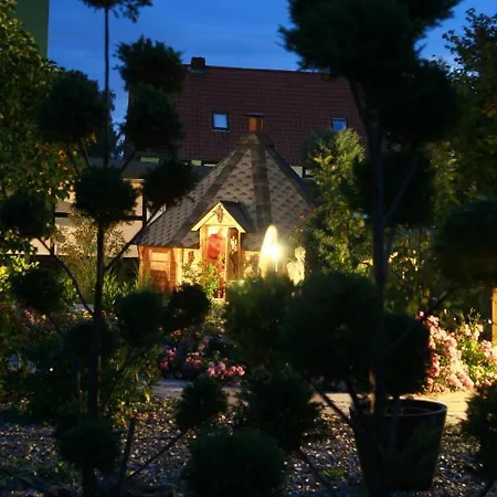 Zum Lowen Hotell 3*